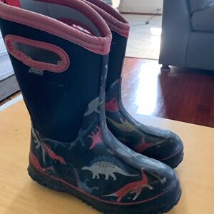Bogs boots kid size 13